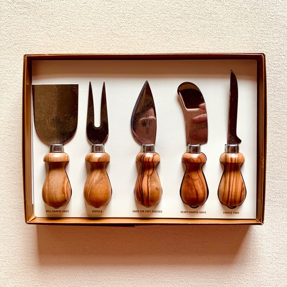 Williams Sonoma Other - W&S Italian cheese knives/fork - New 5-piece set!